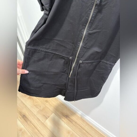 LIKE NEW! PISTOLA MEG ROMPER - Medium - Picture 5 of 10